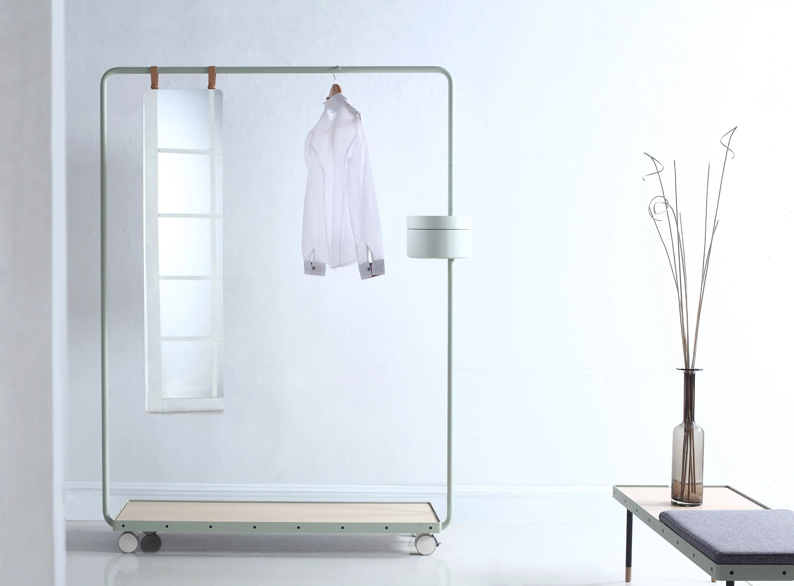 DOLROES Clothes Rack