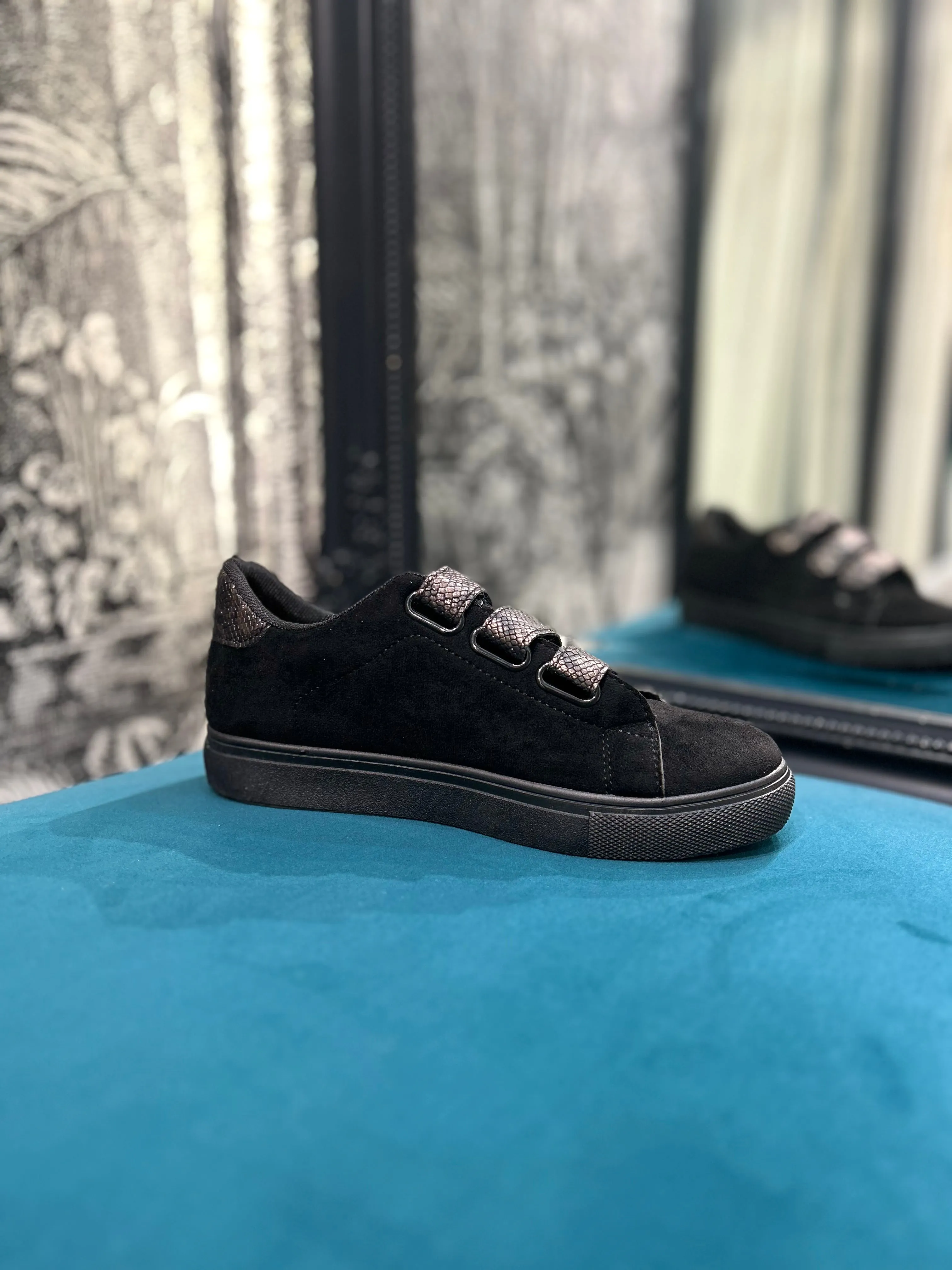 Vanya Velcro Trainers