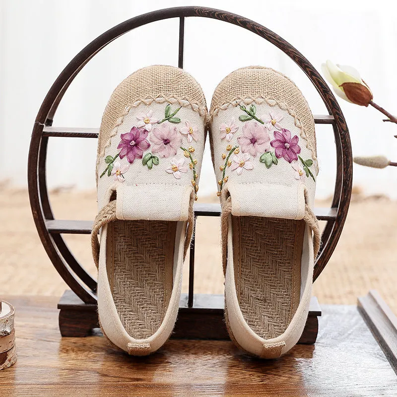 Women's Style Ribbon Embroidery Floral Pattern Ancient Canvas Shoes