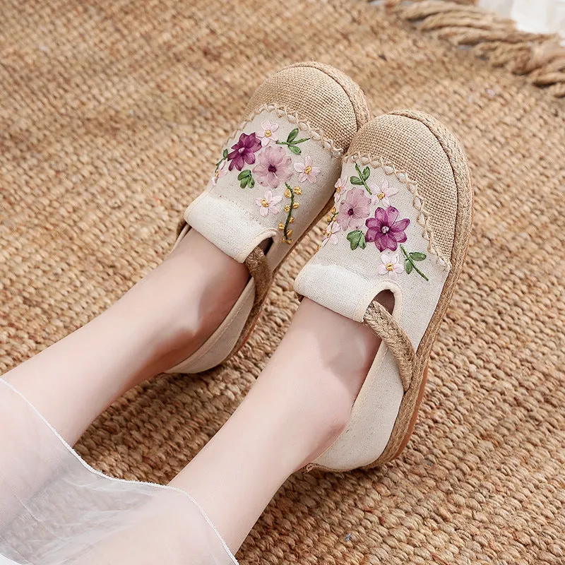 Women's Style Ribbon Embroidery Floral Pattern Ancient Canvas Shoes