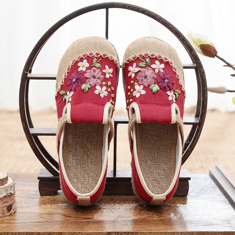 Women's Style Ribbon Embroidery Floral Pattern Ancient Canvas Shoes